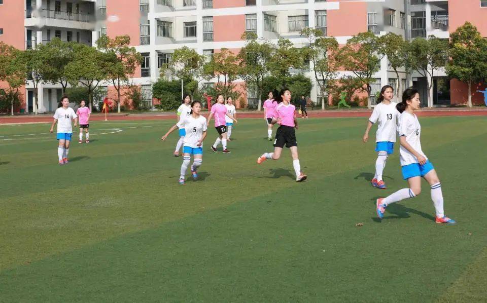 Jdb电子官网：
【镇中 · 喜报】我校男女足在“市长杯”校园足球联赛中双夺冠军(图3)