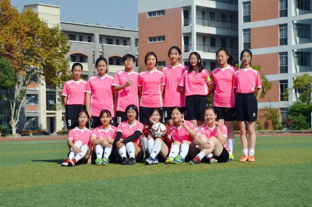 Jdb电子官网：
【镇中 · 喜报】我校男女足在“市长杯”校园足球联赛中双夺冠军(图9)